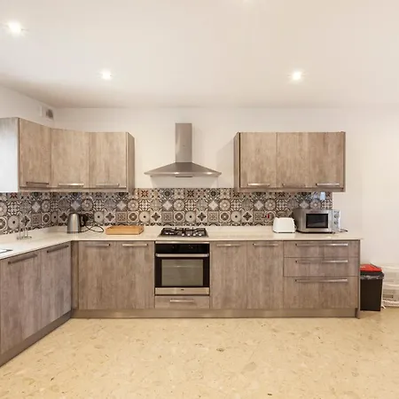 Apartament Spacious Apt With Comfy Sofa 2 Min To Promenade By 360 Estates St Paul's Bay