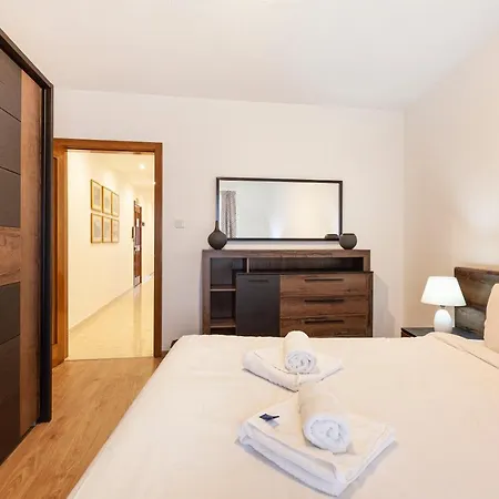 Spacious Apt With Comfy Sofa 2 Min To Promenade By 360 Estates Appartamento